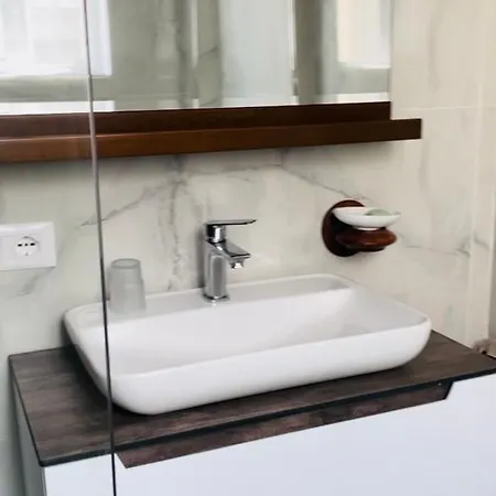 Of Maks Durres,albania Apartmán Golem (Tirana)